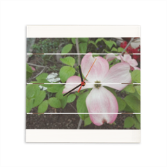 Fiore Rosa Orologio quadrato su listelli in legno